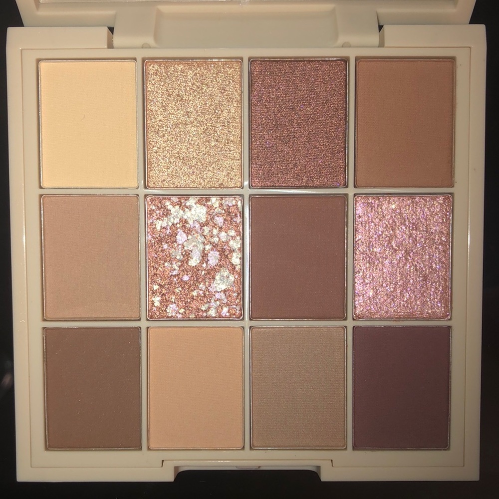 Essential Pressed Pigment palette - 001 Essential Nude